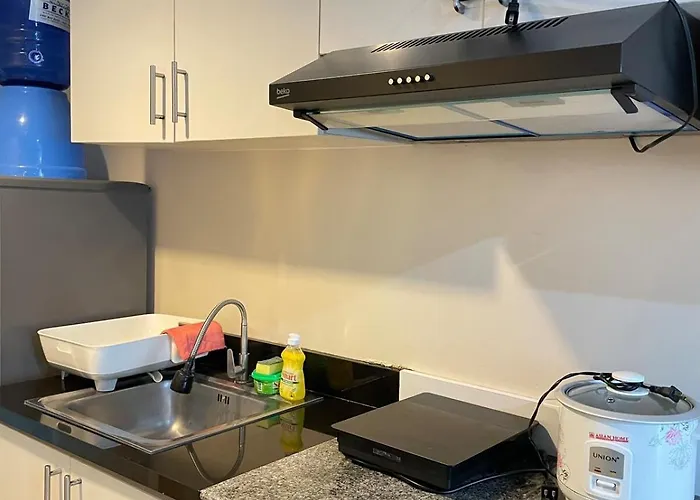 La Maria - Affordable Stay, Walk To Sm & Food Spots